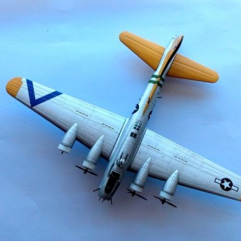 B-17 FORTALEZA VOLANTE 1/144 METAL