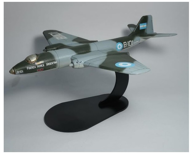 CANBERRA MK-62 1/72 ARMADO 3D CON DISPLAY