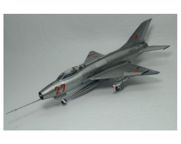 ALAS DE LA ESTRELLA ROJA (LA-7 / MIG-3 / YAK-3 / MIG-21) 1/72