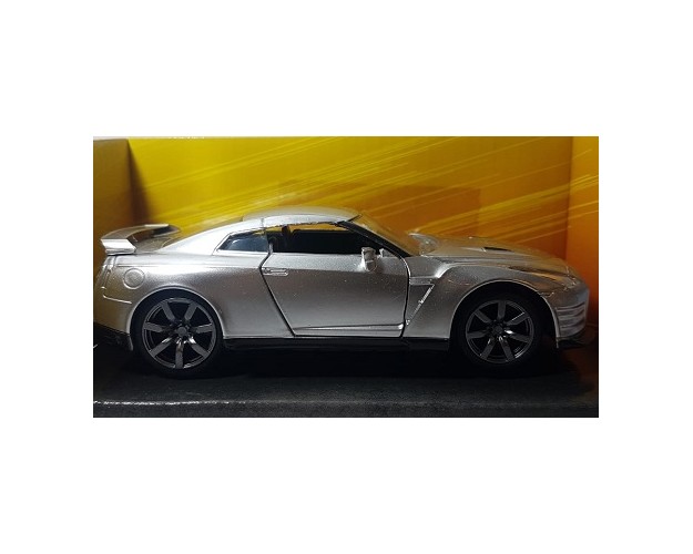 BRIAN'S NISSAN GT-R (R35)