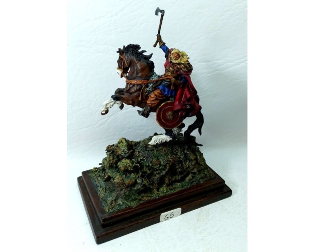 GUERRERO VIKINGO A CABALLO