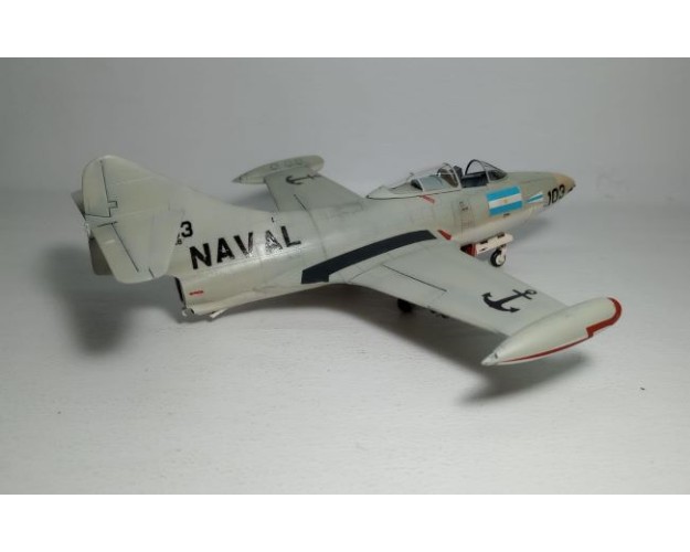 F9F-2 PANTHER - AVIACIÓN NAVAL ARGENTINA - ESCALA 1/48 + MONOGRAFÍA