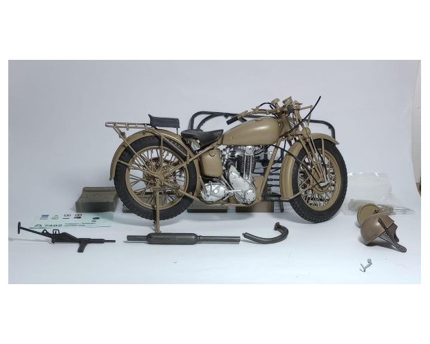 TRIUMPH 3HW - ESCALA 1/9