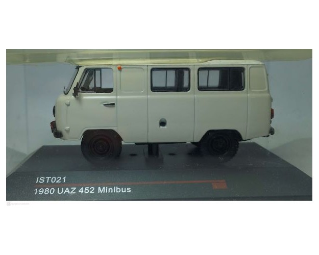 1980 UAZ 452 MINIBUS