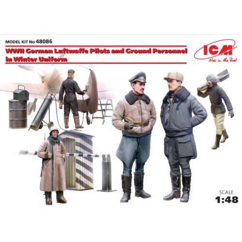 WWII GERMAN LUFTWAFFE PILOTS AND GROUND PERSONNEL IN WINTER UNIFORM (sin caja)