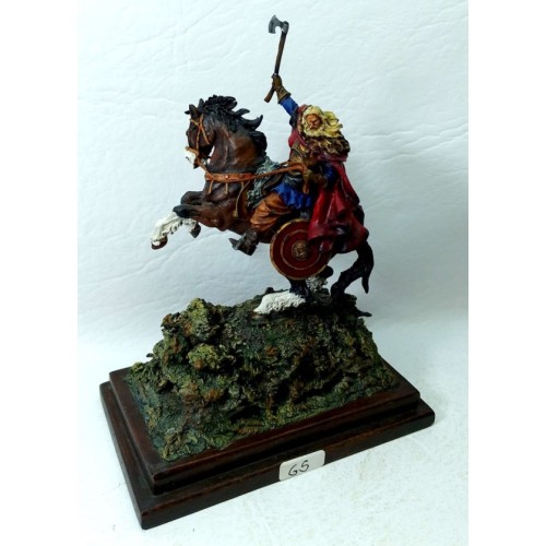 GUERRERO VIKINGO A CABALLO