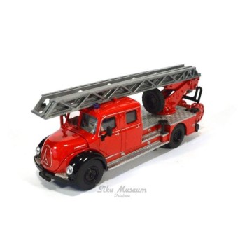 MAGIRUS DREHLEITER FIRE ENGINE 1/50