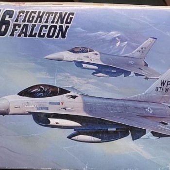 F-16 FIGHTING FALCON