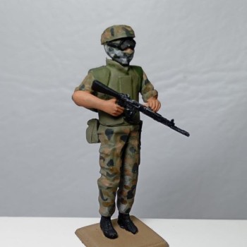 Soldado moderno de fuerzas especiales