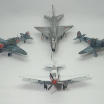 ALAS DE LA ESTRELLA ROJA (LA-7 / MIG-3 / YAK-3 / MIG-21) 1/72