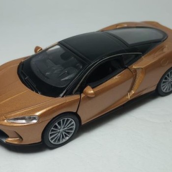 McLAREN GT