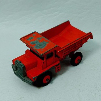 CAMIÓN DE VOLTEO MACK