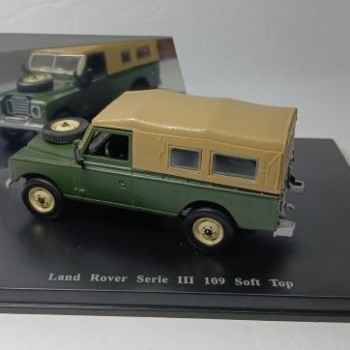 LAND ROVER Serie III 109