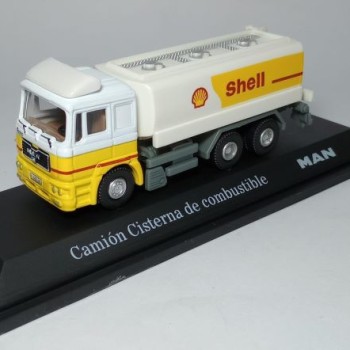 CAMIÓN CISTERNA DE COMBUSTIBLE MAN 1/72