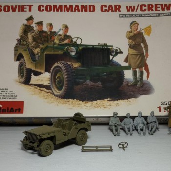 SOVIET COMMAND CAR W/CREW