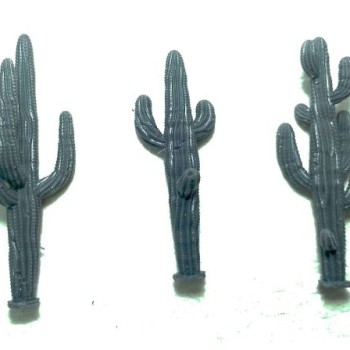 Set de tres cactus grandes.