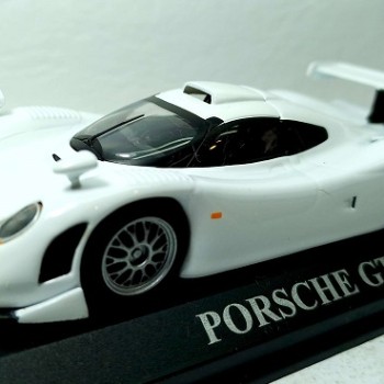 PORSCHE GT1